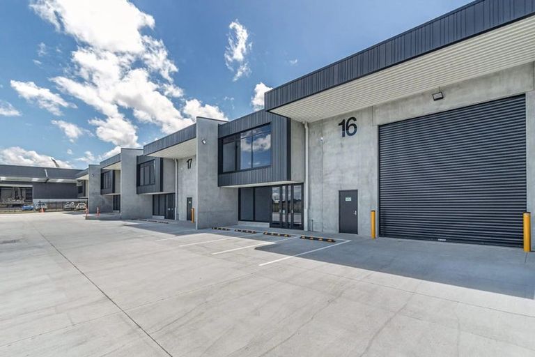 Photo of property in 18a Anglers Way, Wattle Downs, Auckland, 2102