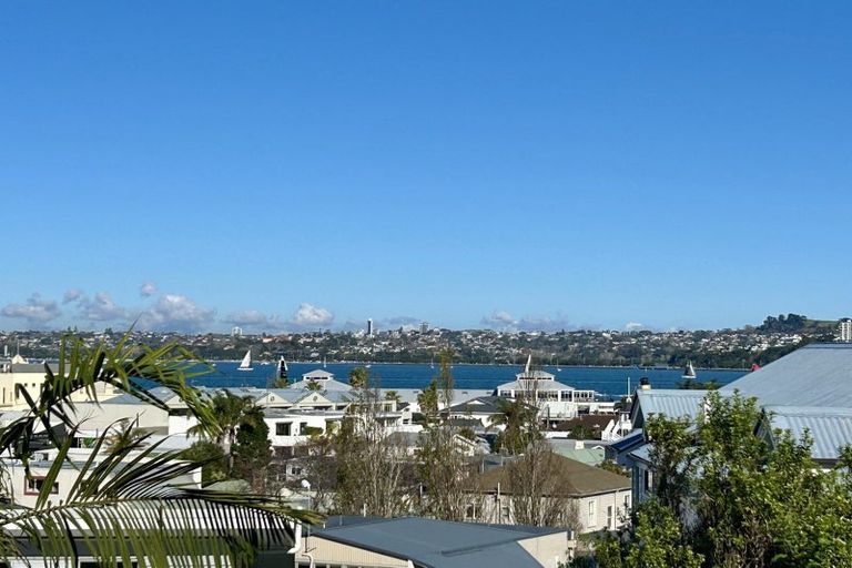 Photo of property in 2/9 Calliope Road, Devonport, Auckland, 0624