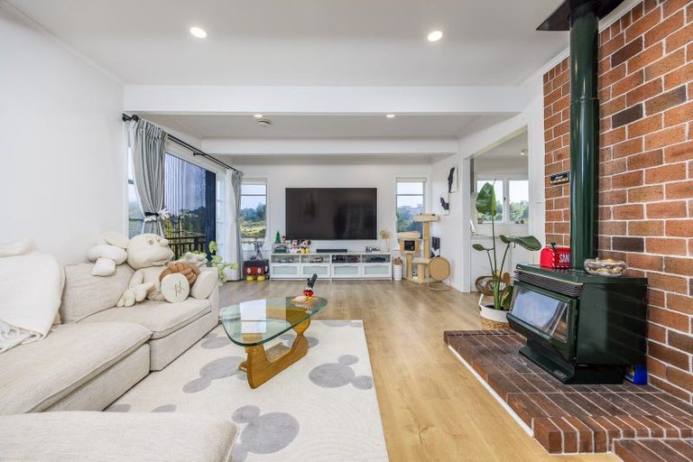 Photo of property in 7 Chamberlain Road, Massey, Auckland, 0614