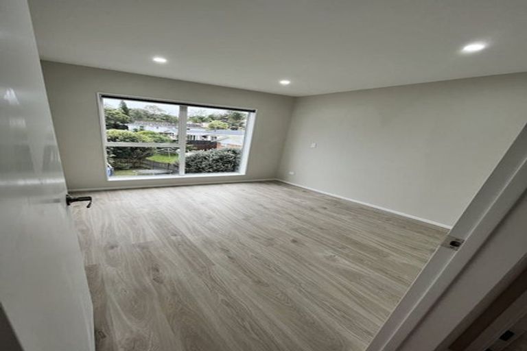 Photo of property in 28b Halberg Street, Glenfield, Auckland, 0629