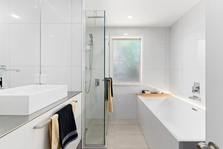 Photo of property in 66 Hensman Road, Queenstown, 9300