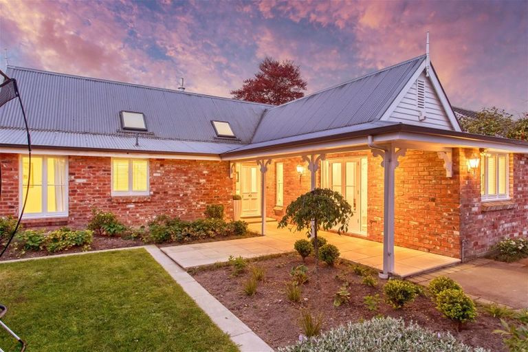 Photo of property in 40 Weka Street, Fendalton, Christchurch, 8041