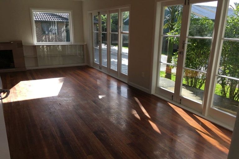 Photo of property in 26 Rathgar Road, Henderson, Auckland, 0610