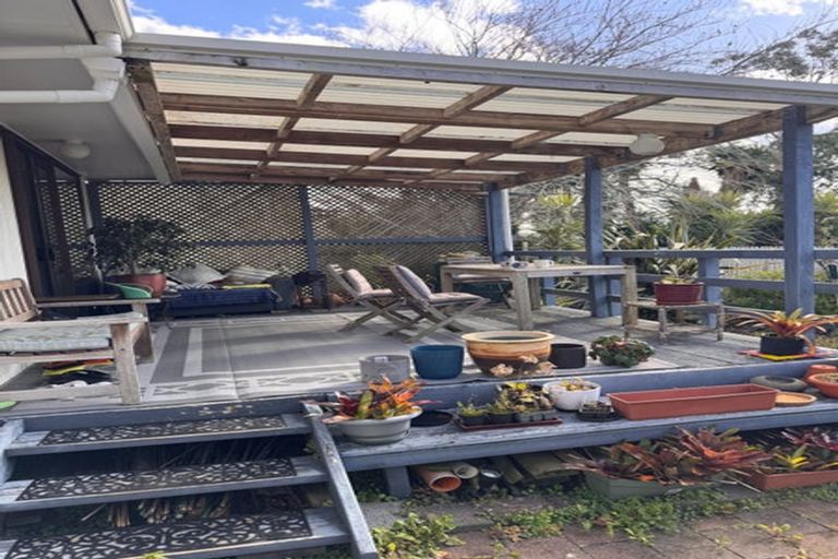 Photo of property in 2/141 Carnoustie Drive, Wattle Downs, Auckland, 2103