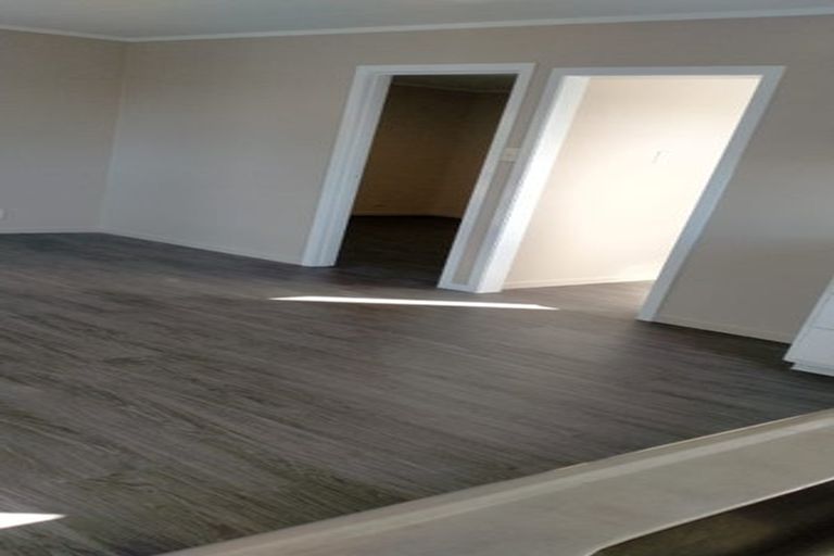 Photo of property in 66 Golf Road, New Lynn, Auckland, 0600