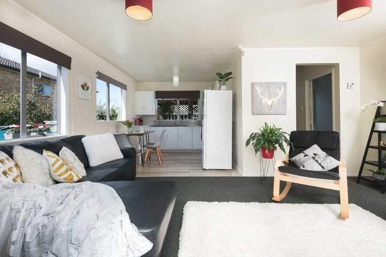 Photo of property in 36 Rimu Street, New Lynn, Auckland, 0600