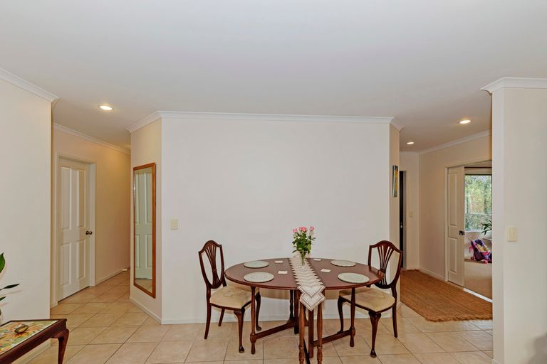 Photo of property in 11 Oratia Drive, Glen Eden, Auckland, 0602
