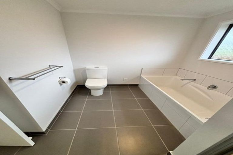 Photo of property in 23 Muirhill Place, Pokeno, 2402