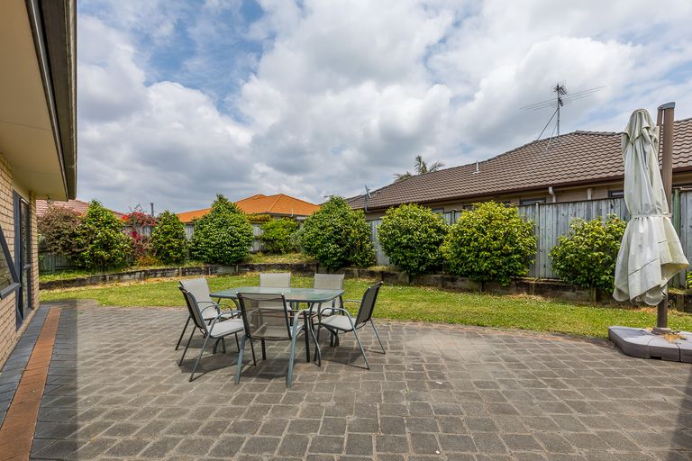 Photo of property in 4 Kalmore Place, Flat Bush, Auckland, 2016