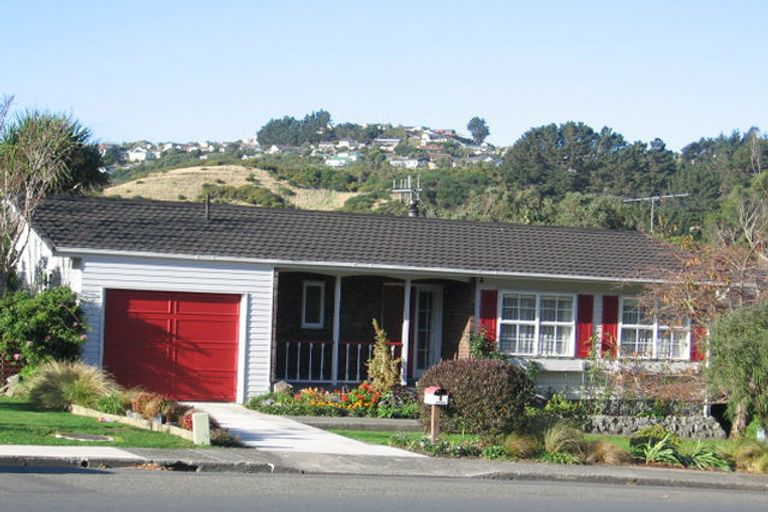 Photo of property in 6 Halswater Drive, Churton Park, Wellington, 6037