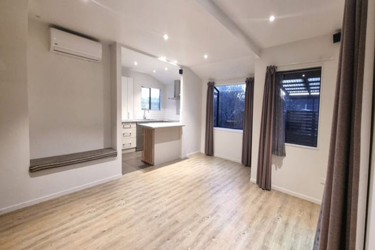 Photo of property in 2/24 Lancaster Road, Beach Haven, Auckland, 0626