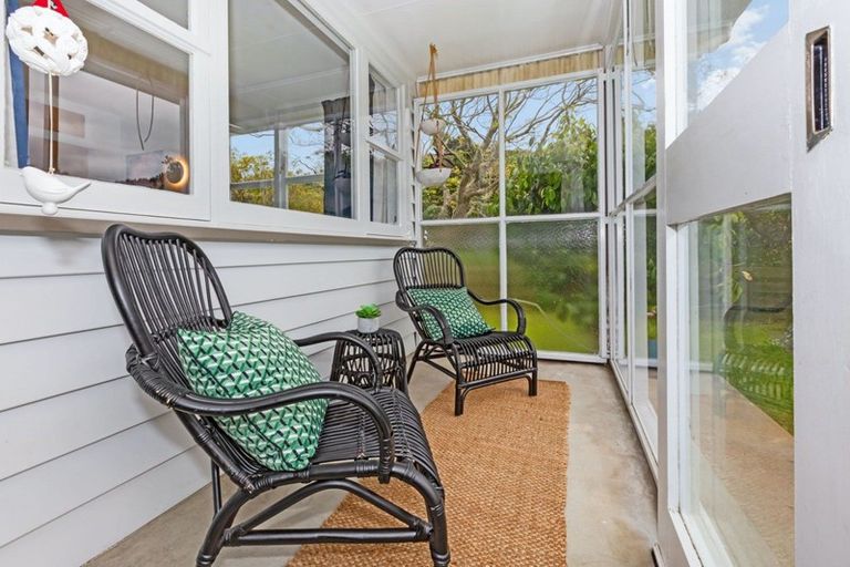 Photo of property in 13f1 Luckie Street, Tawa, Wellington, 5028