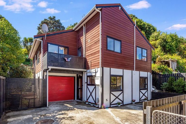 Photo of property in 10b Mersey Street, Island Bay, Wellington, 6023