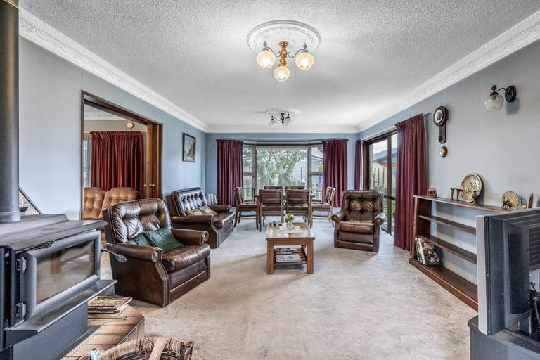 Photo of property in 2 Calder Place, Winton, 9720