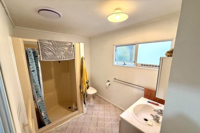 Photo of property in 2 Stanley Road, Glenfield, Auckland, 0629