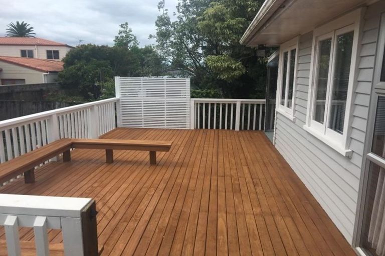 Photo of property in 6 Crompton Road, Massey, Auckland, 0614