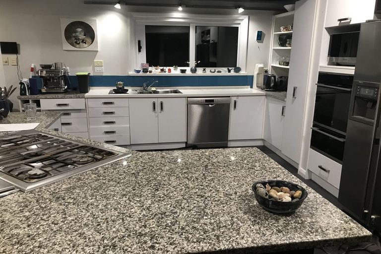 Photo of property in 108 Seaview Road, Paraparaumu Beach, Paraparaumu, 5032