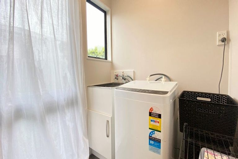 Photo of property in 5 Sunvue Road, Glen Eden, Auckland, 0602