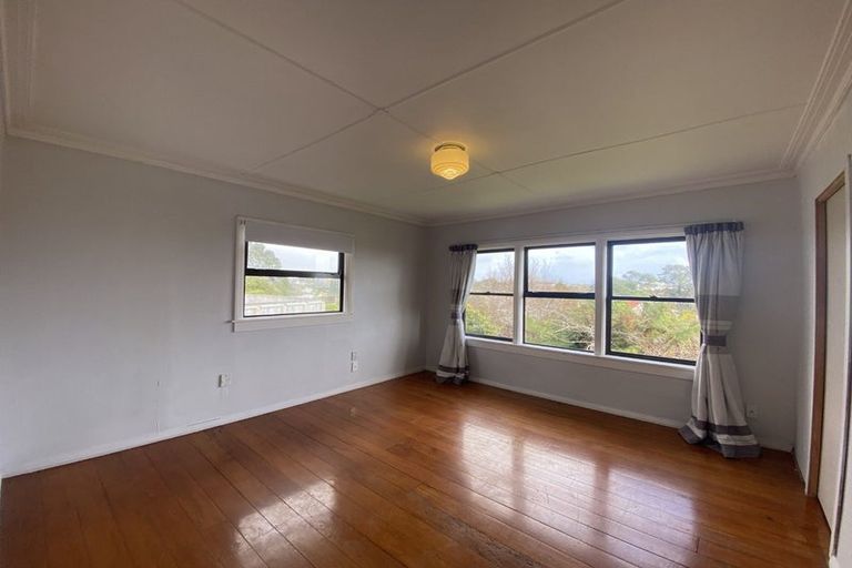 Photo of property in 2a Turehu Street, Merrilands, New Plymouth, 4312