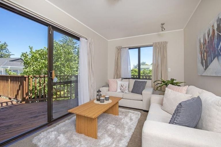 Photo of property in 30 Te Anau Place, Pakuranga Heights, Auckland, 2010