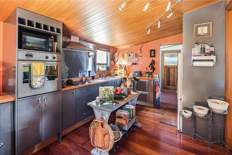 Photo of property in 45 Sheridan Terrace, Johnsonville, Wellington, 6037