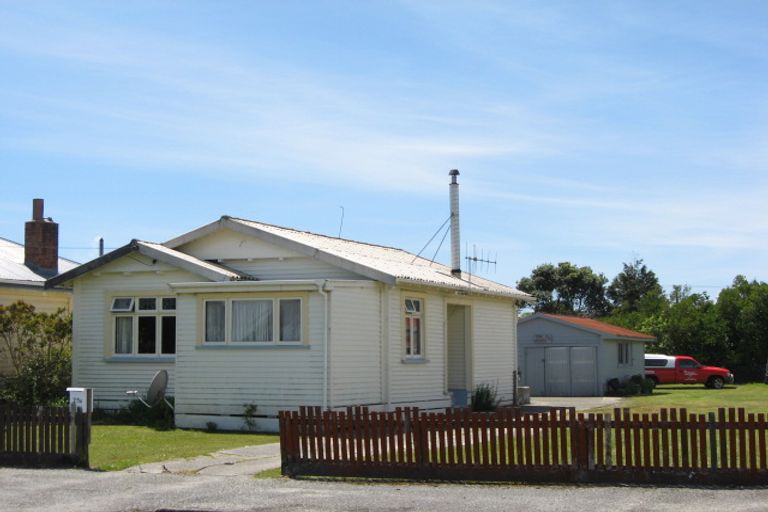 Photo of property in 25b Queen Street, Westport, 7825