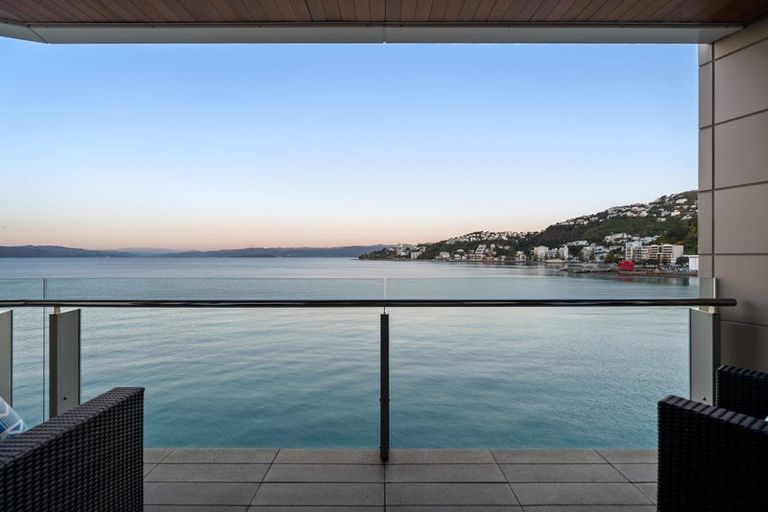 Photo of property in Clyde Quay Wharf, 3b/2 Clyde Quay Wharf, Te Aro, Wellington, 6011