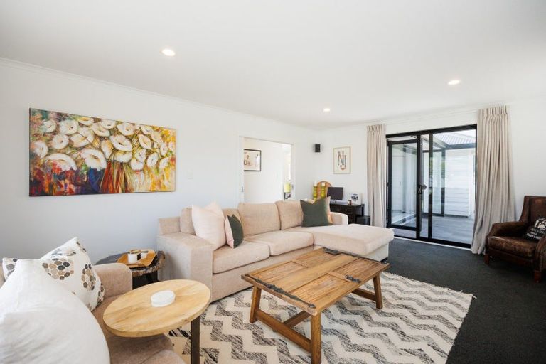 Photo of property in 94 Rosalie Terrace, Kelvin Grove, Palmerston North, 4414