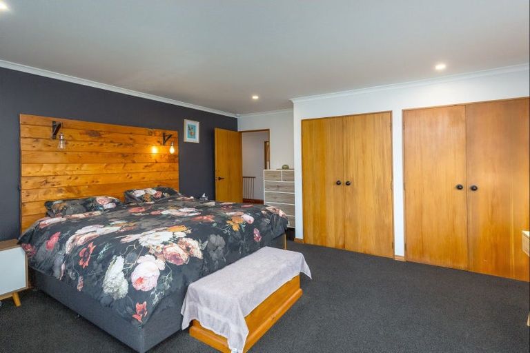 Photo of property in 55 Moeraki Road, Maoribank, Upper Hutt, 5018