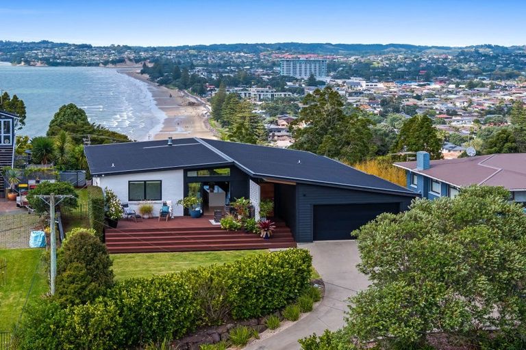 Photo of property in 10 Hillcrest Road, Hatfields Beach, Orewa, 0931