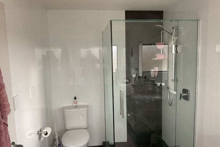 Photo of property in 16 Keating Rise, Northcross, Auckland, 0632