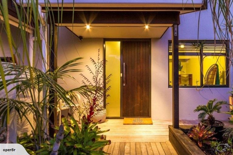 Photo of property in 46 Masterton Road, Rothesay Bay, Auckland, 0630