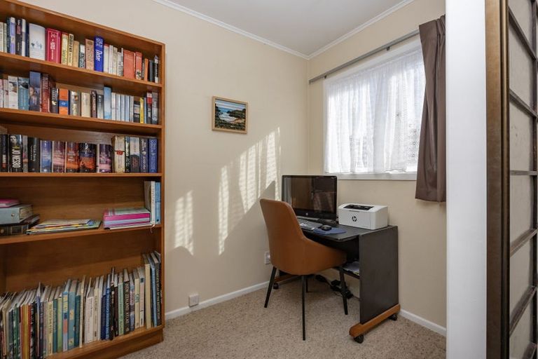 Photo of property in 31 Fairdene Avenue, Henderson, Auckland, 0610