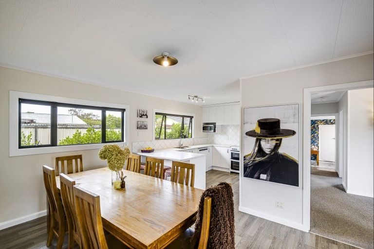 Photo of property in 13 Howard Road, Taradale, Napier, 4112