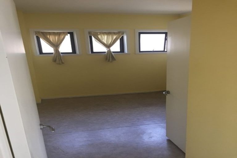 Photo of property in 1a Ogle Crescent, Te Kamo, Whangarei, 0112
