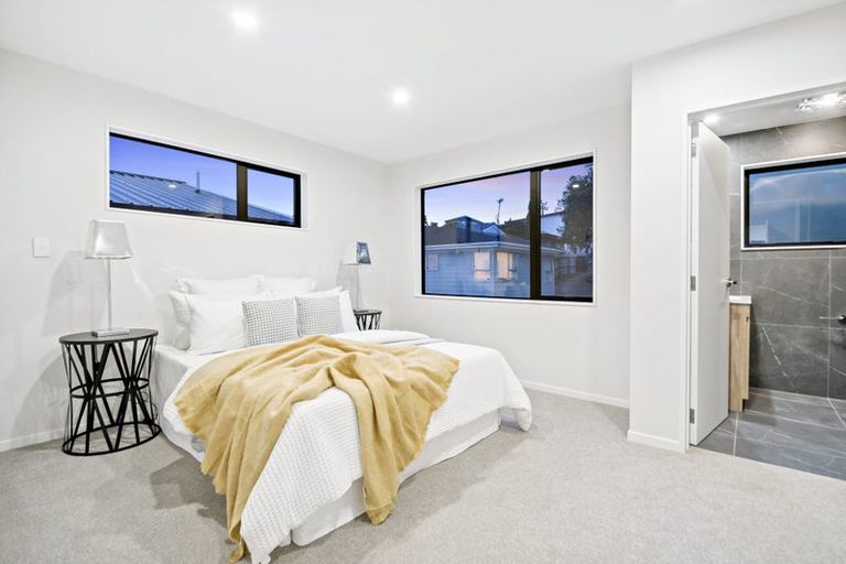 Photo of property in 8d Butterworth Drive, Glendene, 0602