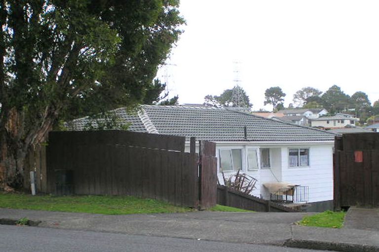 Photo of property in 60 Gallony Avenue, Massey, Auckland, 0614