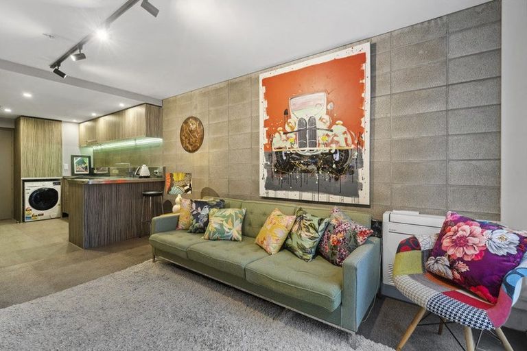 Photo of property in Canvas Apartments, 1/307 Willis Street, Te Aro, Wellington, 6011