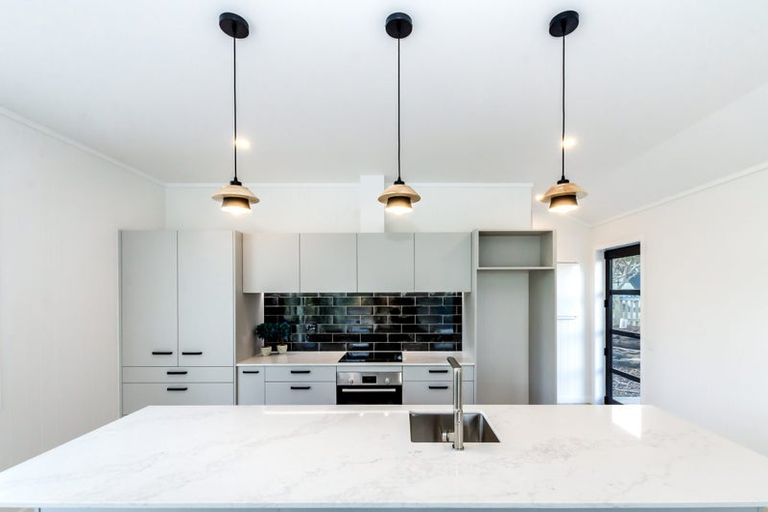 Photo of property in 42 Parkwood Avenue, Westgate, Auckland, 0614