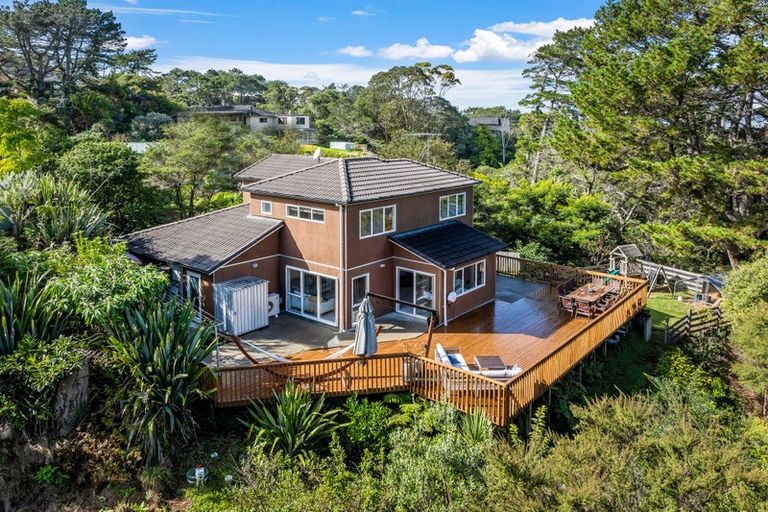 Photo of property in 1143a Whangaparaoa Road, Tindalls Beach, Whangaparaoa, 0930