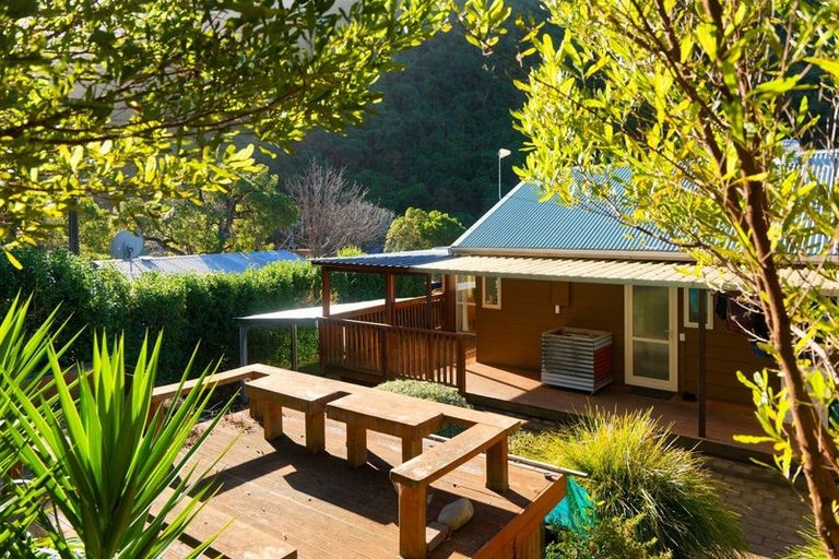 Photo of property in 17 Makura Road, Goose Bay, Kaikoura, 7374