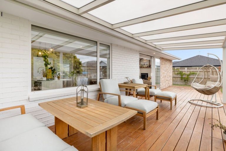 Photo of property in 37 Mahana Way, Pyes Pa, Tauranga, 3112