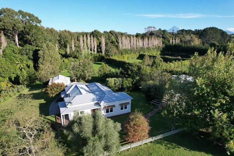 Photo of property in 365 Corbett Road, Paraite, New Plymouth, 4373