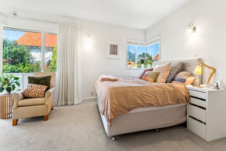 Photo of property in 1b Clifton Road, Hauraki, Auckland, 0622