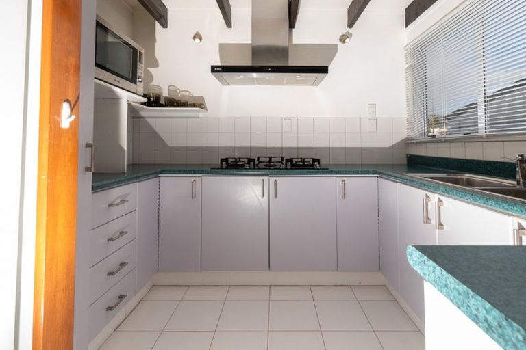 Photo of property in 85 Birkdale Road, Birkdale, Auckland, 0626