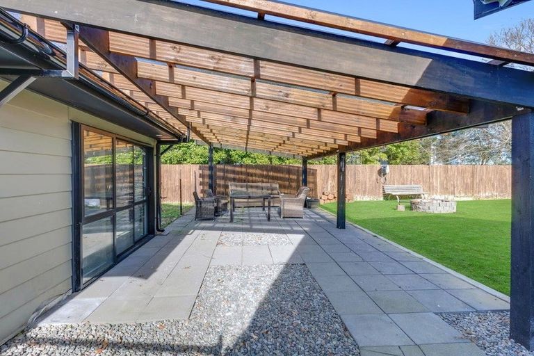 Photo of property in 43 Oakfield Crescent, Pukete, Hamilton, 3200