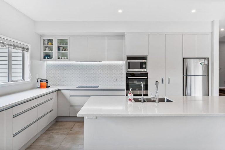 Photo of property in 2 Widdison Place, Albany, Auckland, 0632