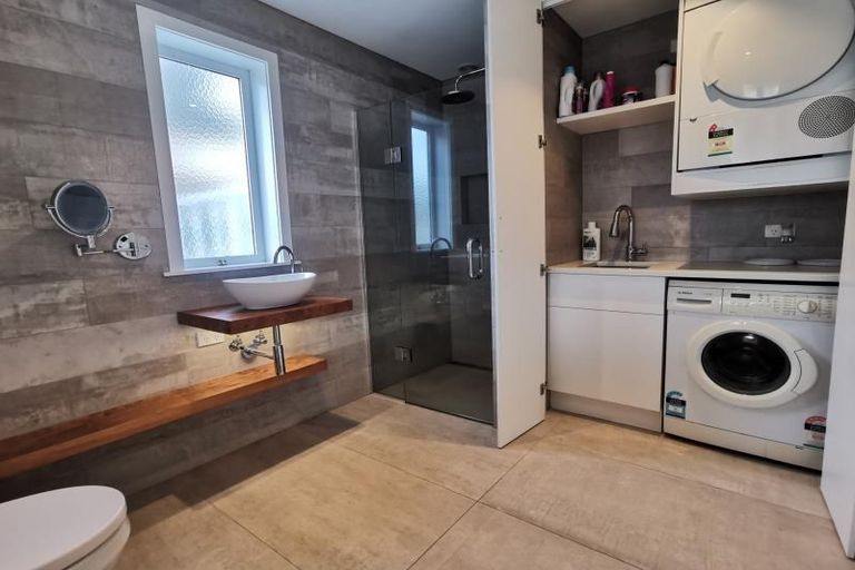 Photo of property in 46 Colonial Road, Birkenhead, Auckland, 0626