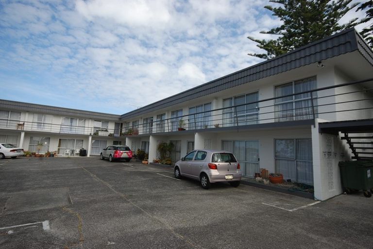 Photo of property in 19a/8 Verbena Road, Birkdale, Auckland, 0626