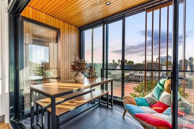 Photo of property in Frank Sargeson Apts, 505/80 Anzac Street, Takapuna, Auckland, 0622